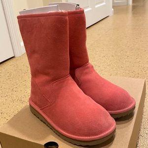 Like new girls UGG sunshine II in pink size 3